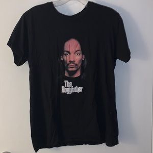 A black women’s t shirt w/ Snoop Dogg